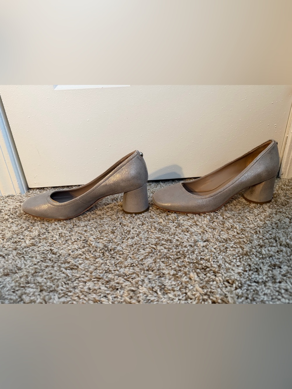 Donald J Pliner Corin Pump 5.5 Heel Silver Taupe - Picture 2 of 8